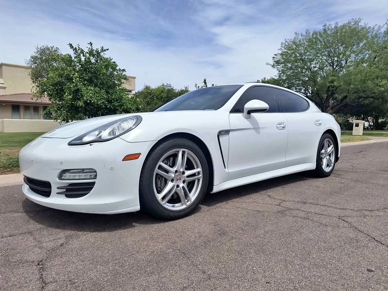 2013 Porsche PANAMERA  - BASE MODEL