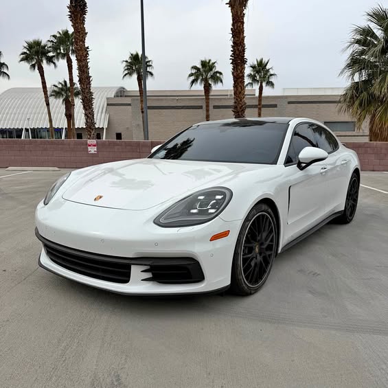 2020 Porsche Panamera - Sedan 4D