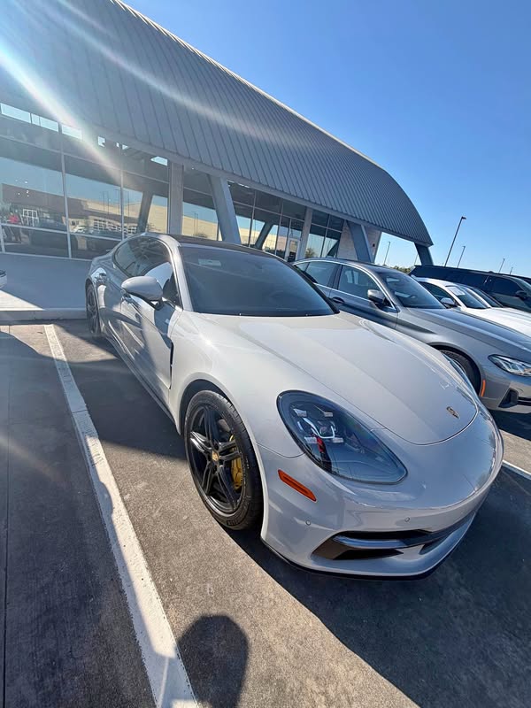 2018 Porsche Panamera - 4 Sedan 4D
