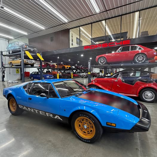 1974 Detomaso Pantera  - Coupe