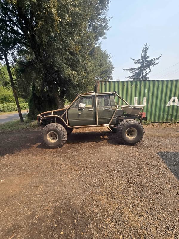 1983 Toyota Xtra Cab - SR5 Pickup