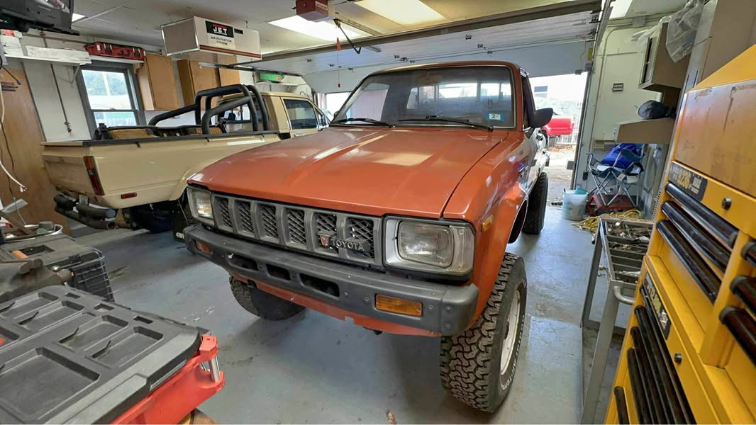 1983 Toyota hilux pickup - Pickup