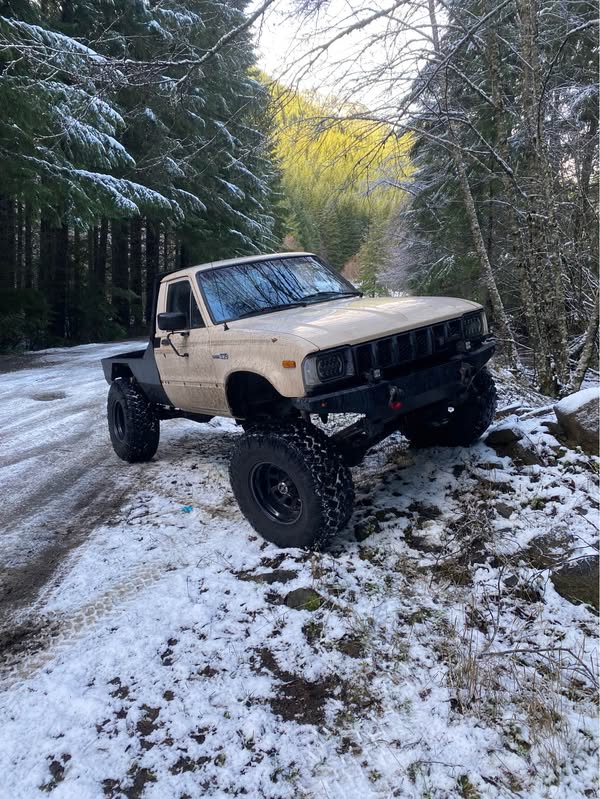 1982 Toyota pickup - DLX