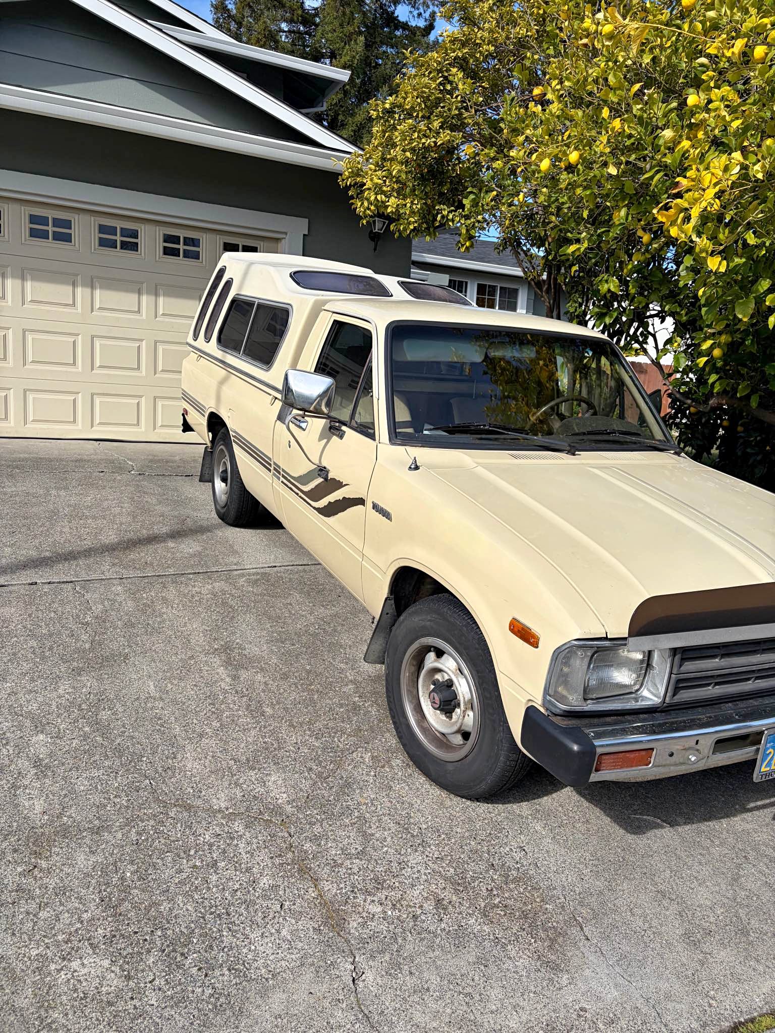 1983 Toyota pickup - 22-R