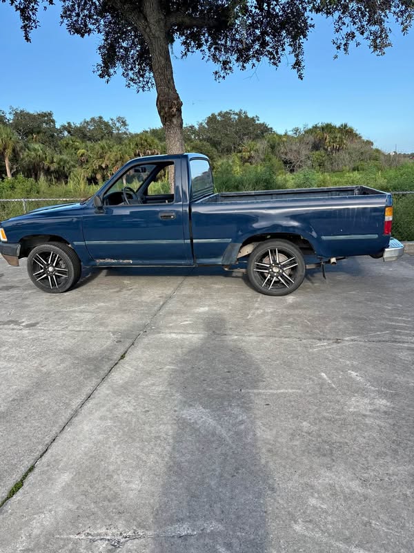 1990 Toyota pickup