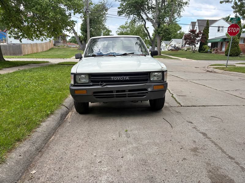 1991 Toyota pickup - Standard