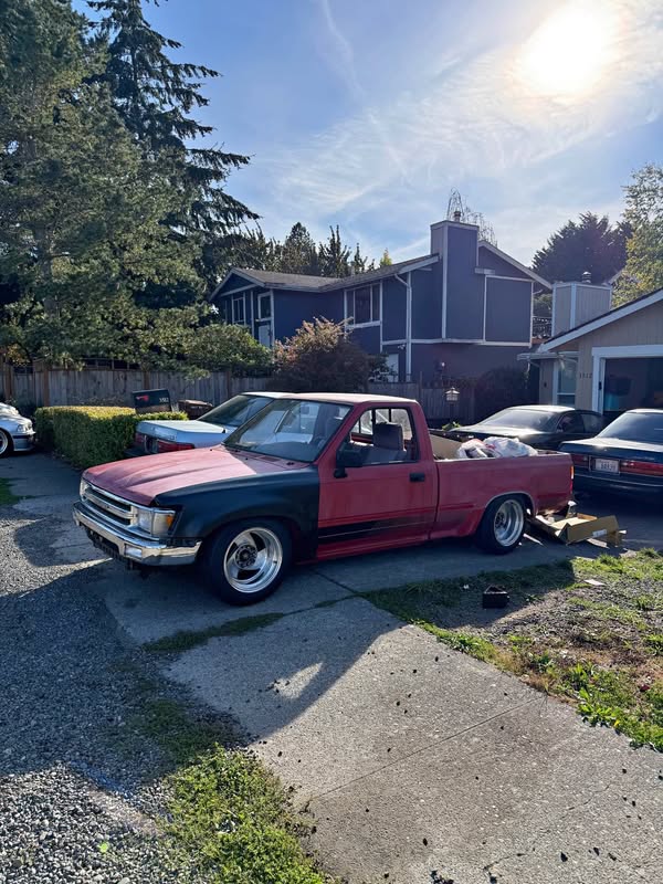 1990 Toyota pickup - Base