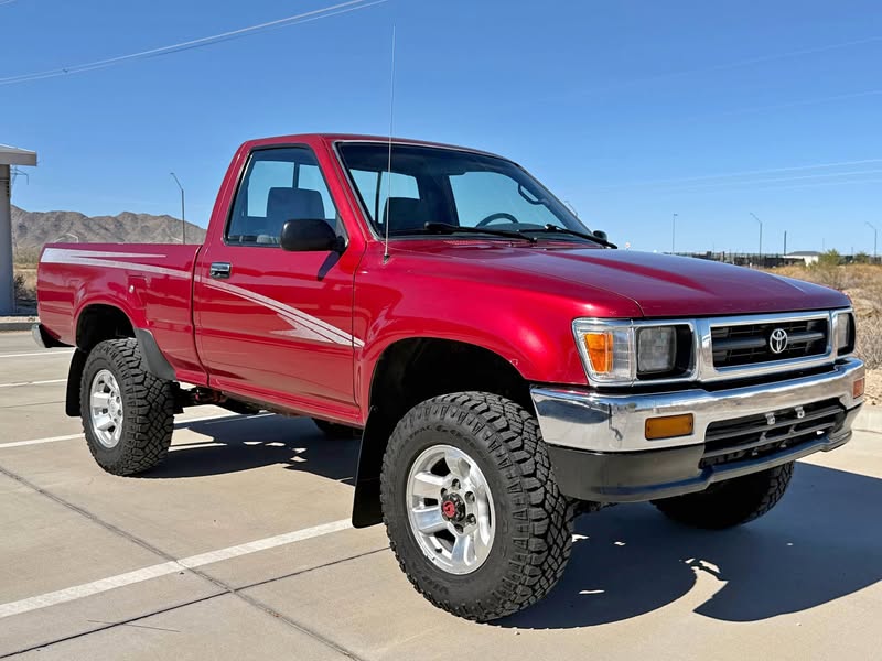 1994 Toyota pickup 4x4 22re 5 speed manual - DX