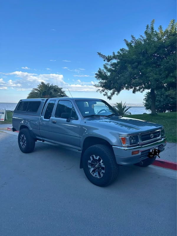 1994 Toyota pickup v6 - Clean title