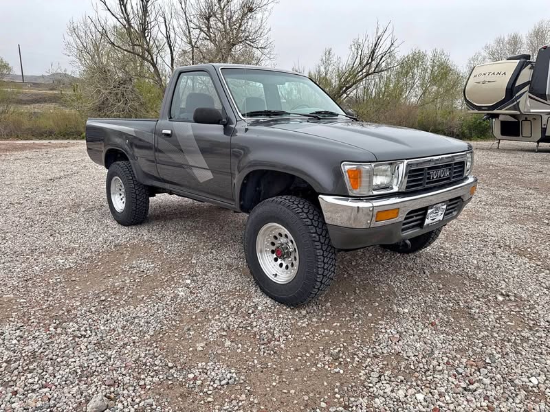 1989 Toyota pickup 22re 4x4 manual