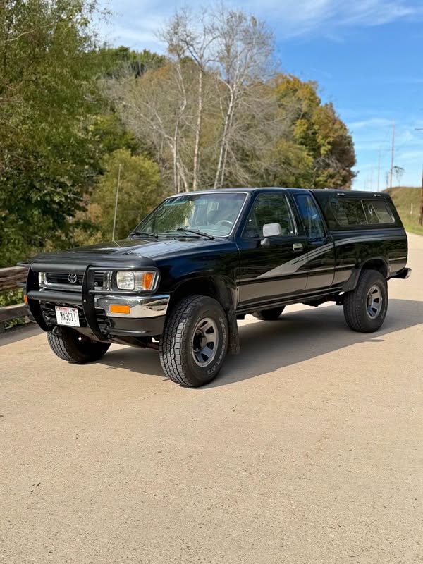 1993 Toyota Pickup 4x4 - DLX