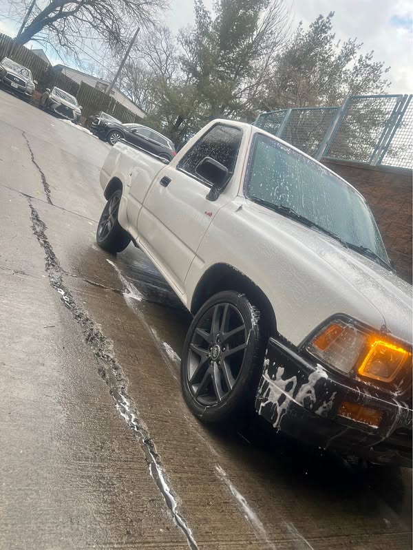 1993 Toyota Pickup  - Toyota pickup 22r