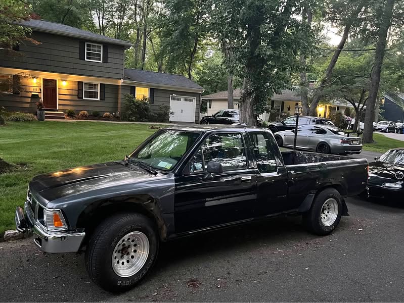1995 Toyota trades only yota pickup 22re 2wd - DLX