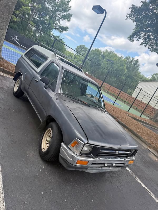 1992 Toyota pickup - DLX