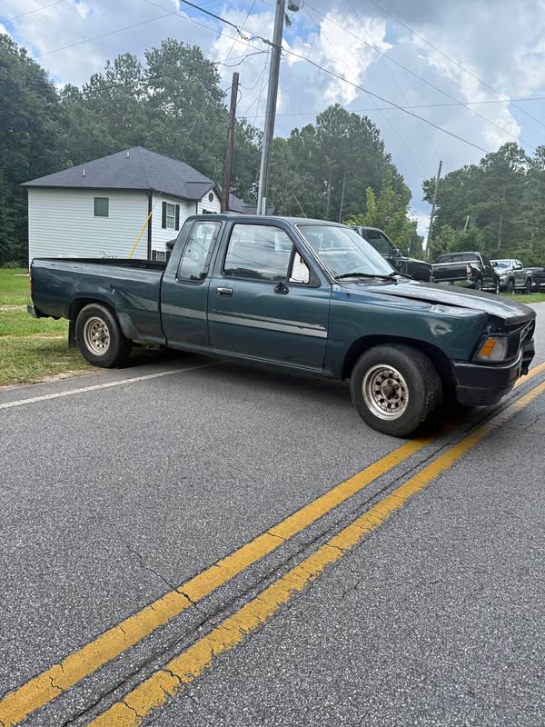 1995 Toyota Pickup truck  - 22r