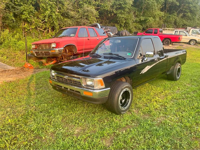 1993 Toyota pickup - 22r
