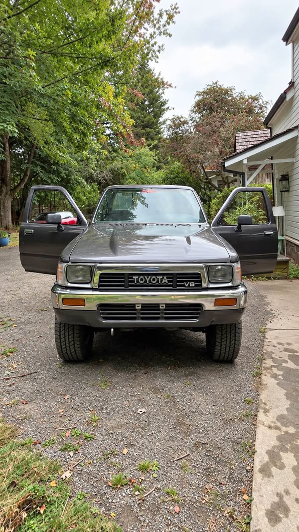 1989 Toyota Pickup  - Deluxe