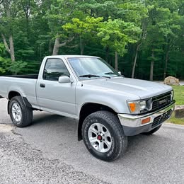 1989 Toyota Pickup SR5 4x4 5-Speed Manual