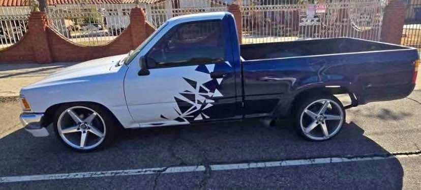 1990 Toyota Pickup