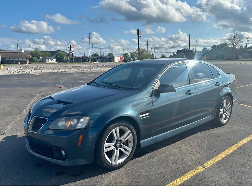 2009 Pontiac G8 - Sedan 4D