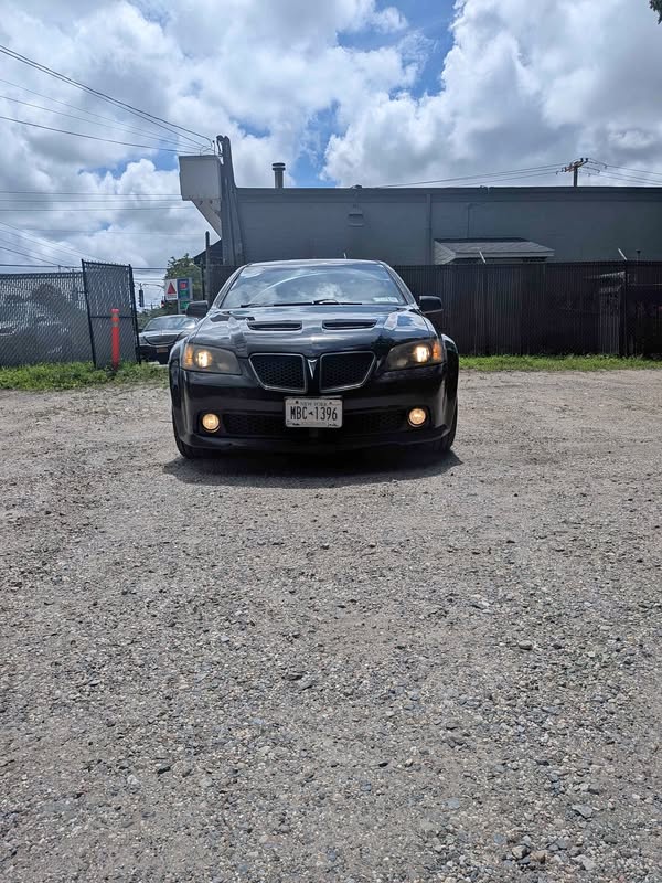 2008 Pontiac G8 - Sedan 4D