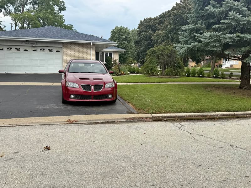 2009 Pontiac G8 - Sedan 4D