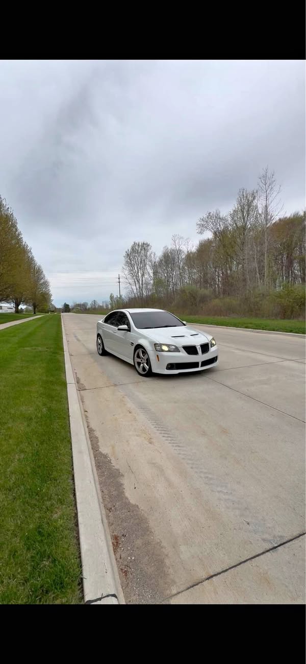 2009 Pontiac G8 - GT Sedan 4D