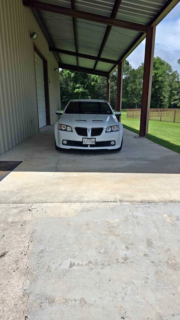 2009 Pontiac G8 - GT Sedan 4D