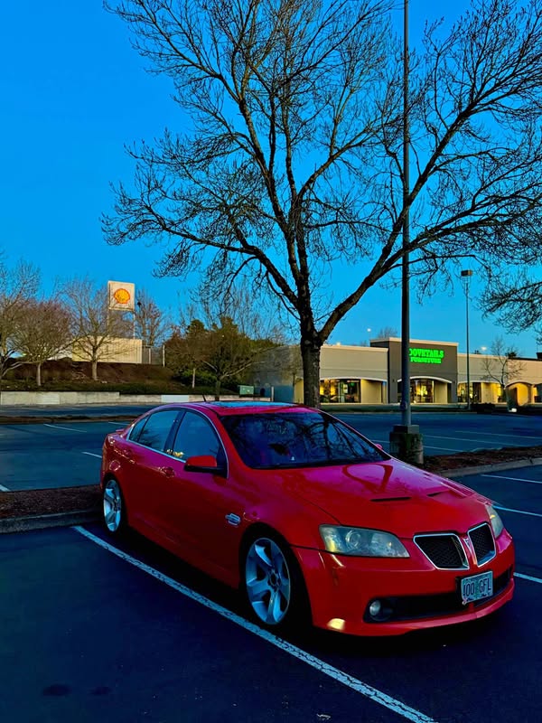 2009 Pontiac G8 - Sedan 4D