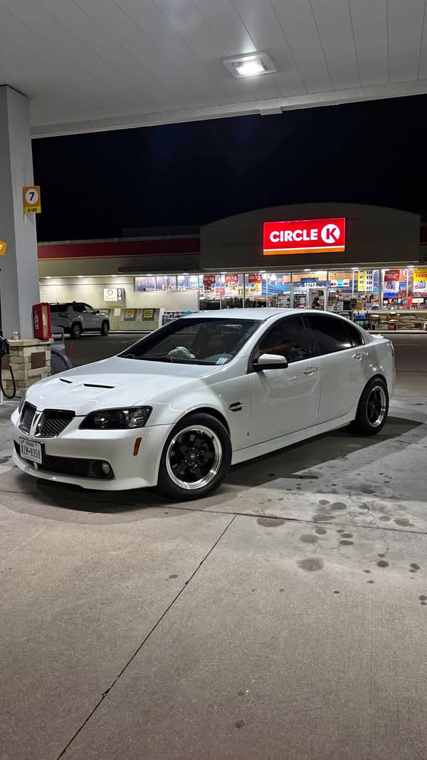 2009 Pontiac G8 - GT Sedan 4D