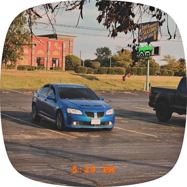 2009 Pontiac G8 - Sedan 4D
