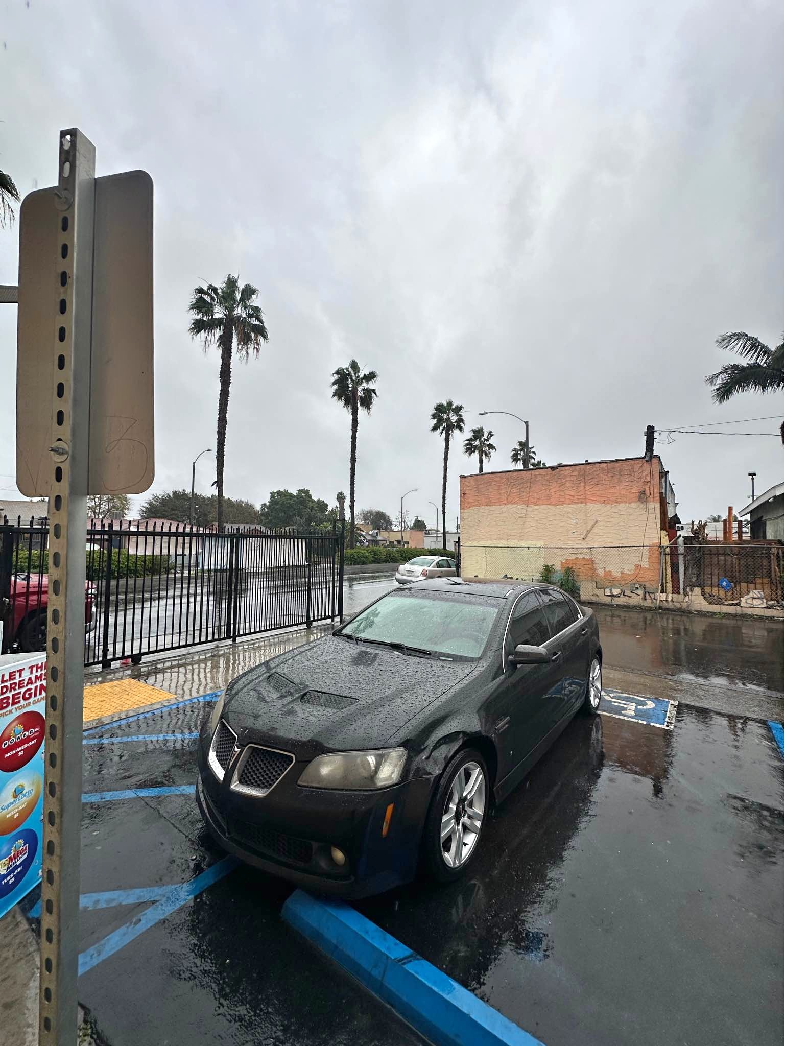2009 Pontiac G8 - Sedan 4D