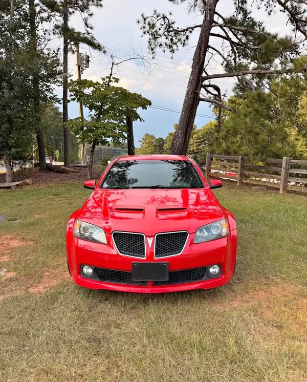 2009 Pontiac G8 - Sedan 4D