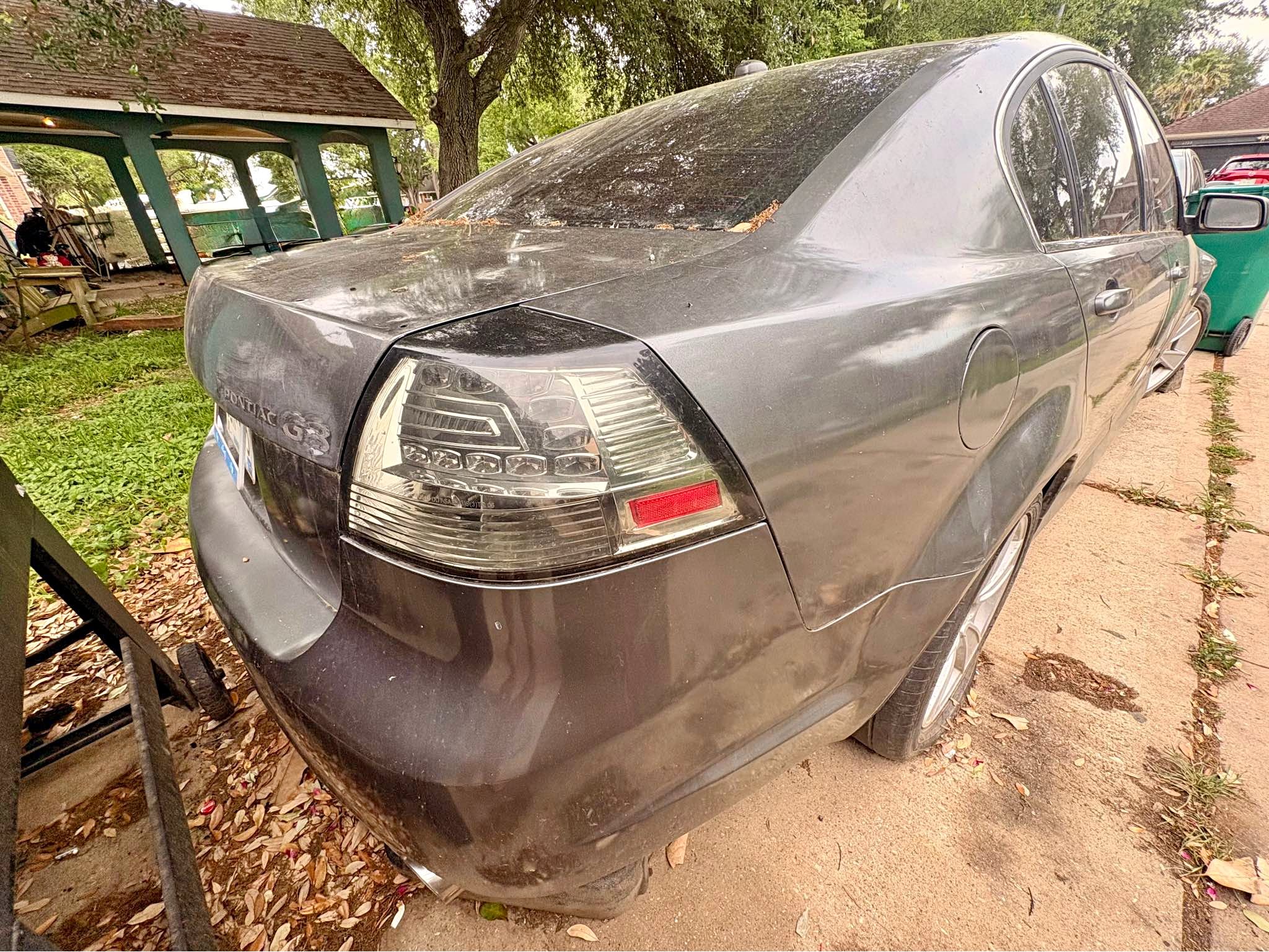 2009 Pontiac G8 - Sedan 4D