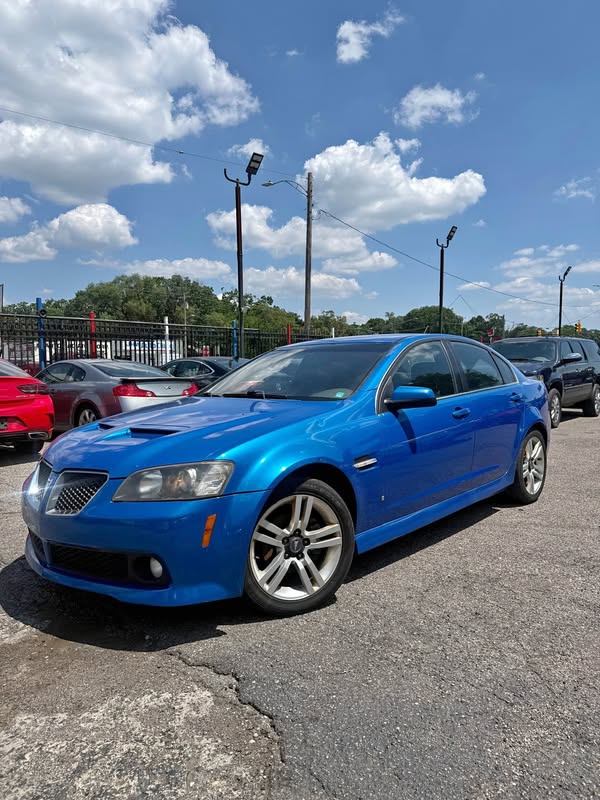 2009 Pontiac G8 - Sedan 4D