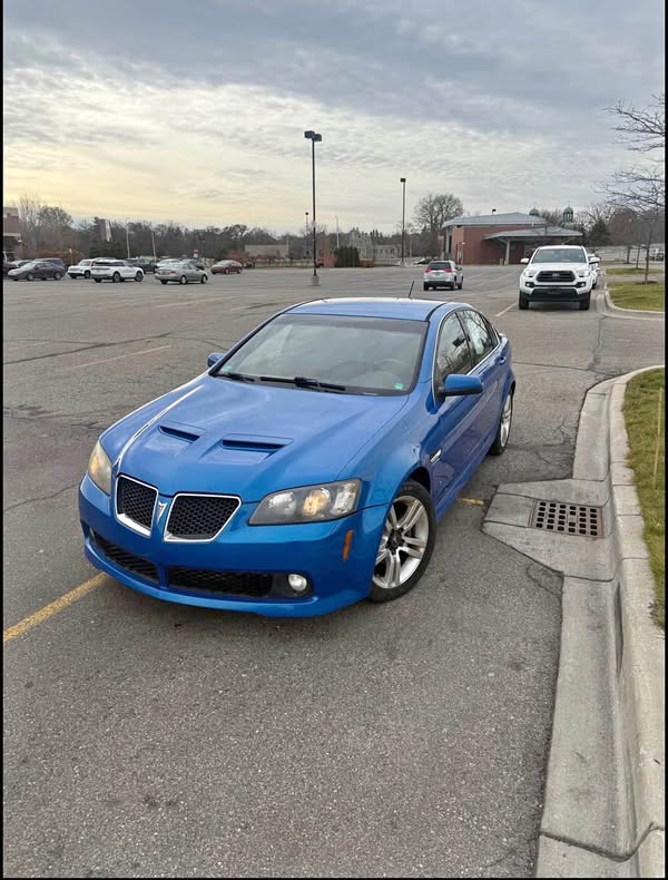 2009 Pontiac G8 - Sedan 4D