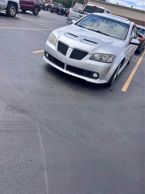 2009 Pontiac G8 - Sedan 4D