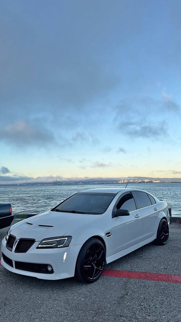 2009 Pontiac G8 - GT Sedan 4D