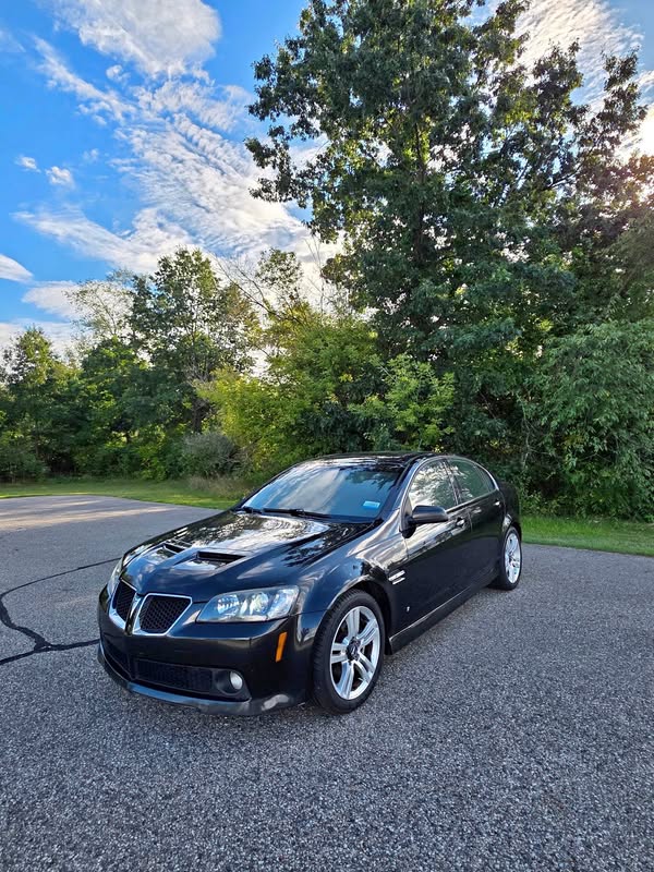 2009 Pontiac G8 - Sedan 4D