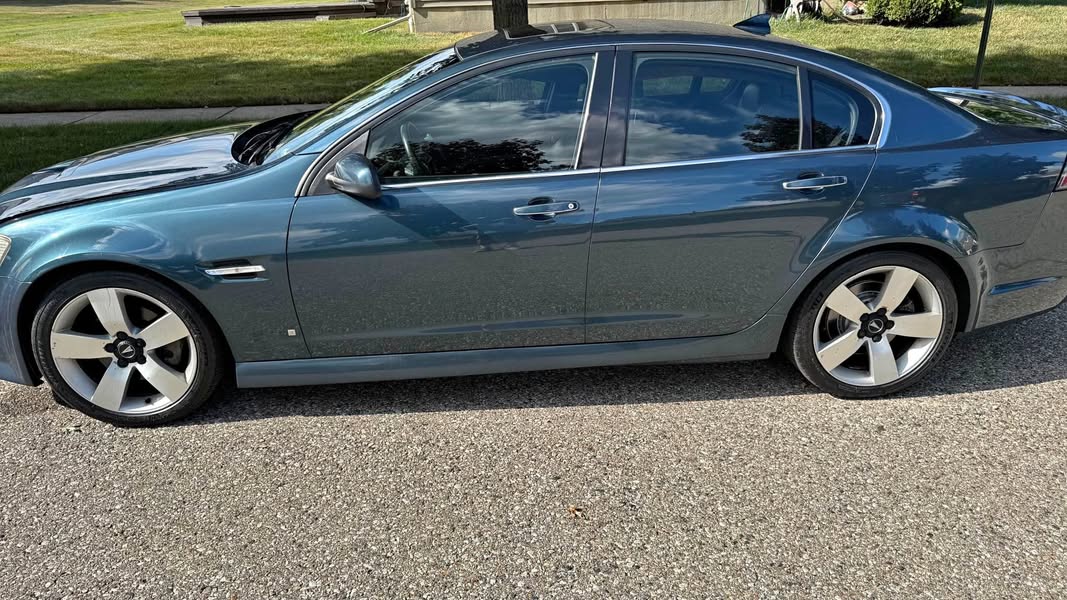 2009 Pontiac G8 - GT Sedan 4D