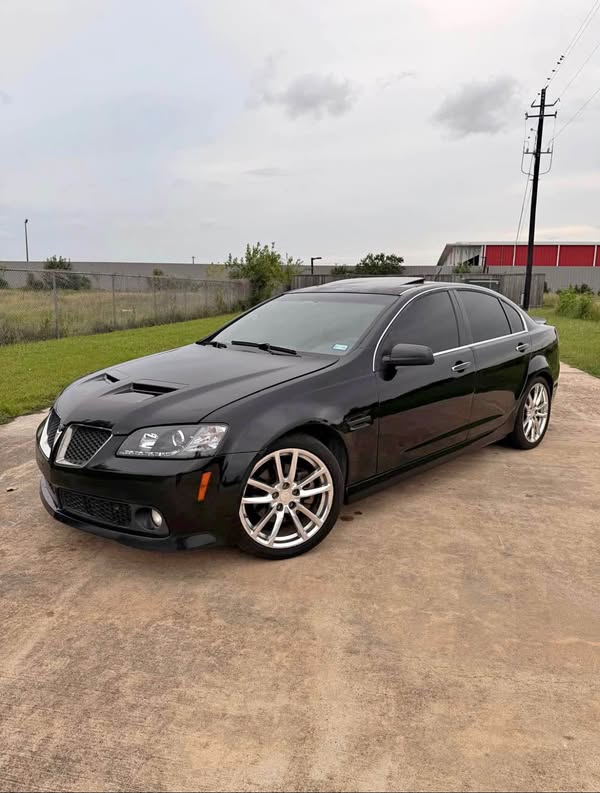 2009 Pontiac G8 - GT Sedan 4D