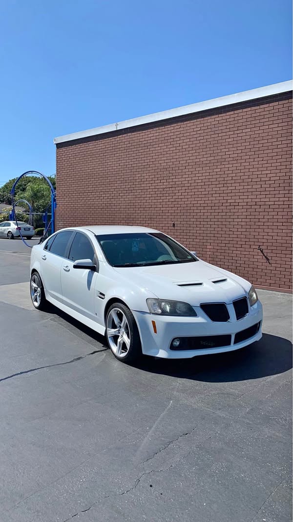 2009 Pontiac G8 - GT Sedan 4D