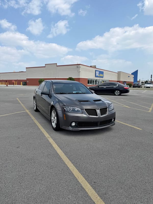 2009 Pontiac G8 - Sedan 4D