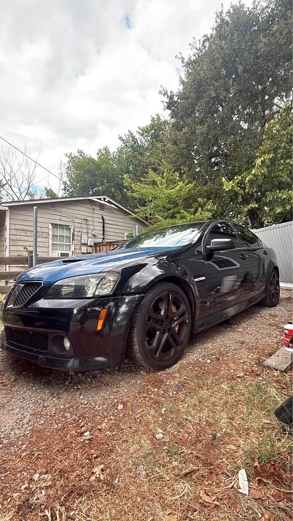 2009 Pontiac G8 - Sedan 4D