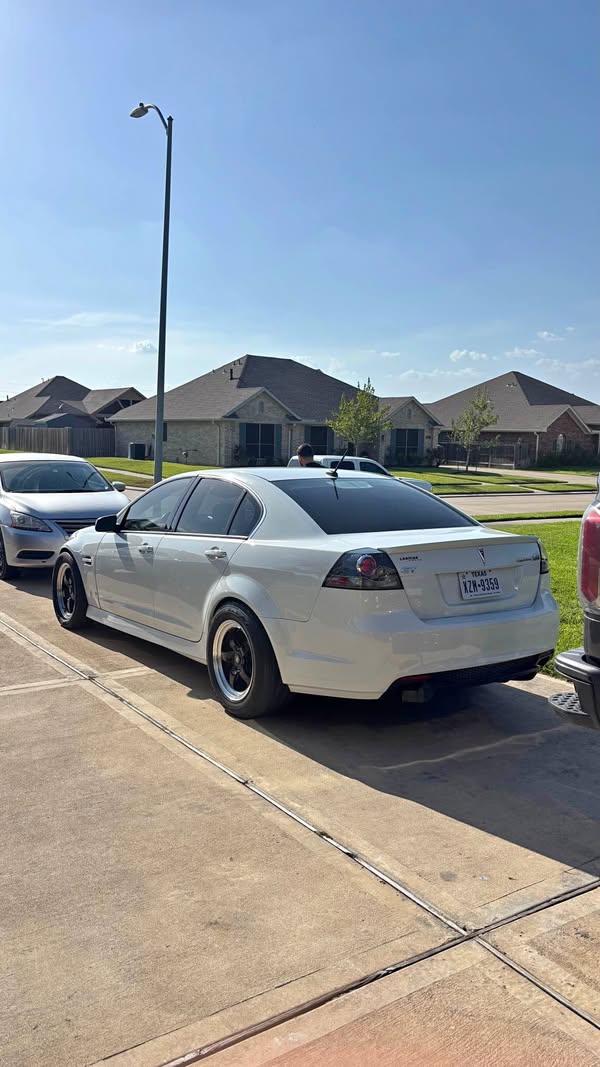 2009 Pontiac G8 - GT Sedan 4D