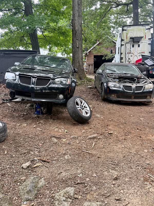 2009 Pontiac G8 - Sedan 4D