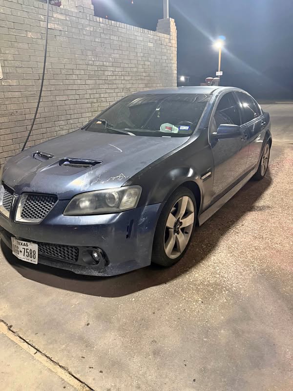 2009 Pontiac G8 - Sedan 4D