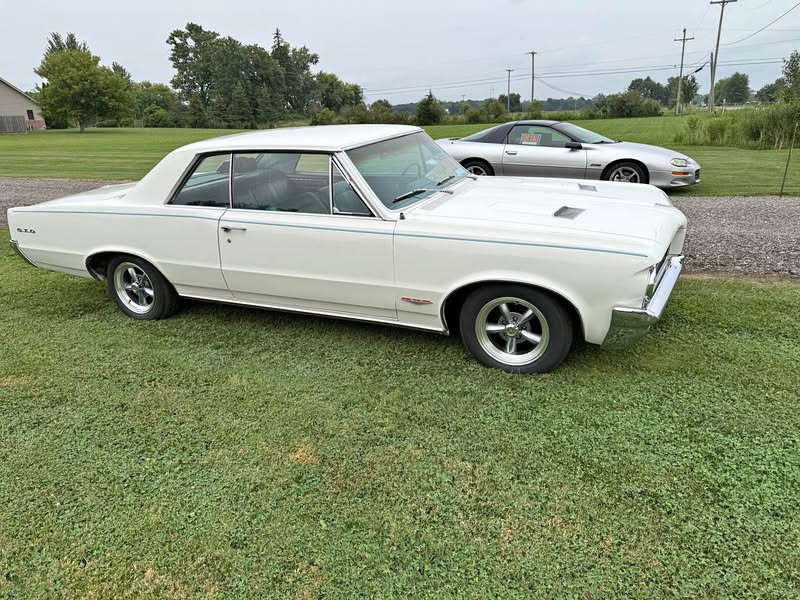 1964 Pontiac GTO - Coupe 2D