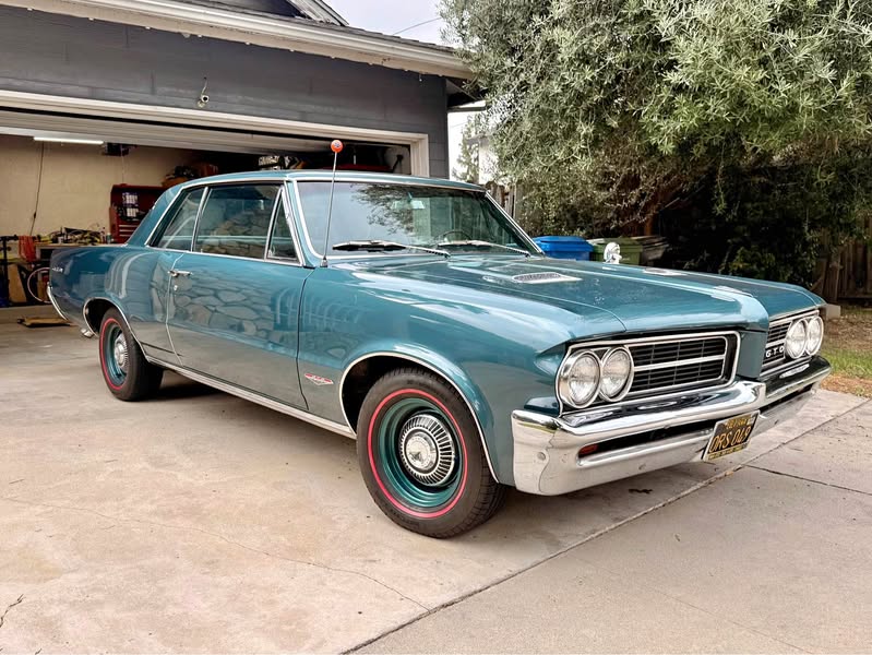1964 Pontiac GTO - Coupe 2D