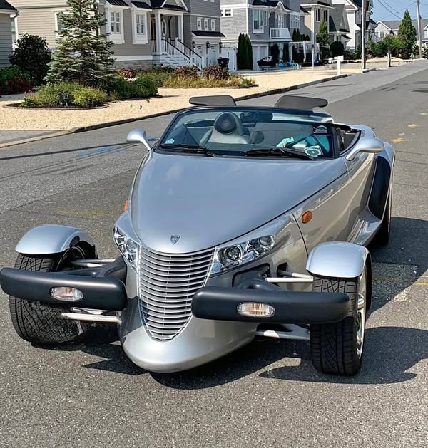 2001 PLYMOUTH PROWLER ROADSTER 2D GREAT SHAPE